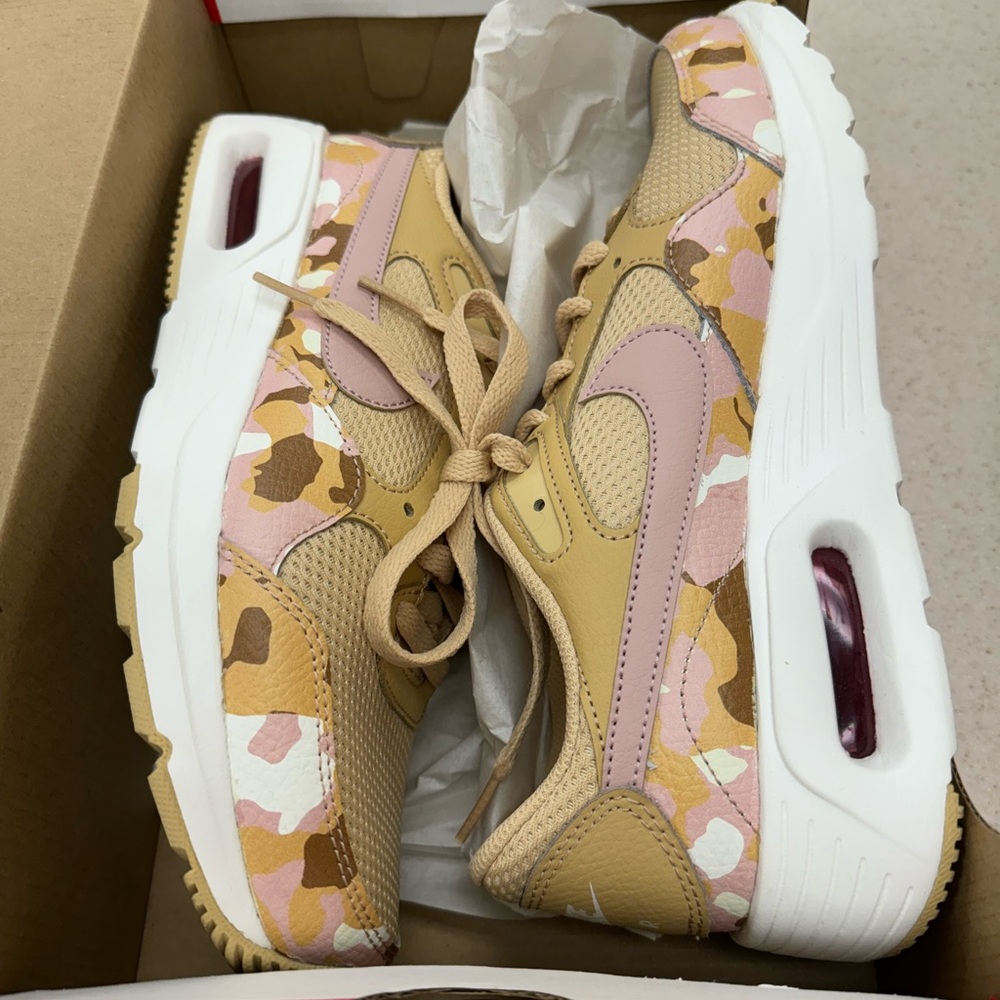 EUC Nike Air Max SC 8.5 pink camo